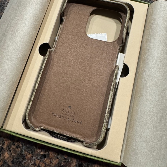 iPhone 15 Pro Gucci Ophidia Case - Picture 10 of 10